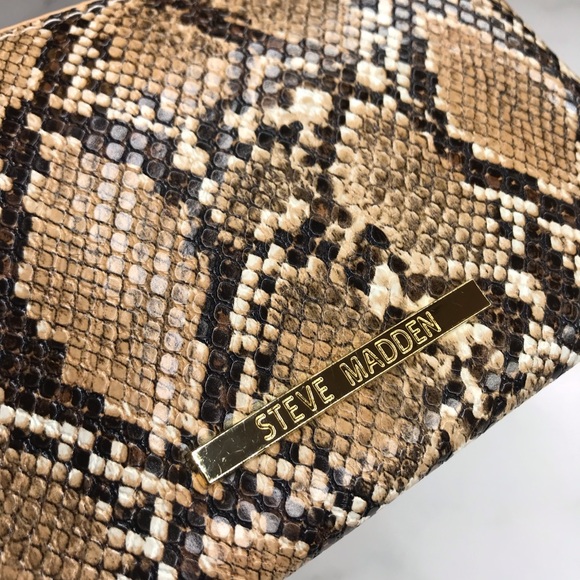 Steve Madden | Snake Print Double Pouch Wristlet - Picture 5 of 8